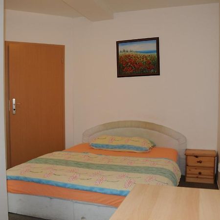 Penzion Pupendo Hradec Králové Exterior foto